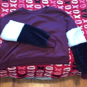 Crop sweater With furry arms !!